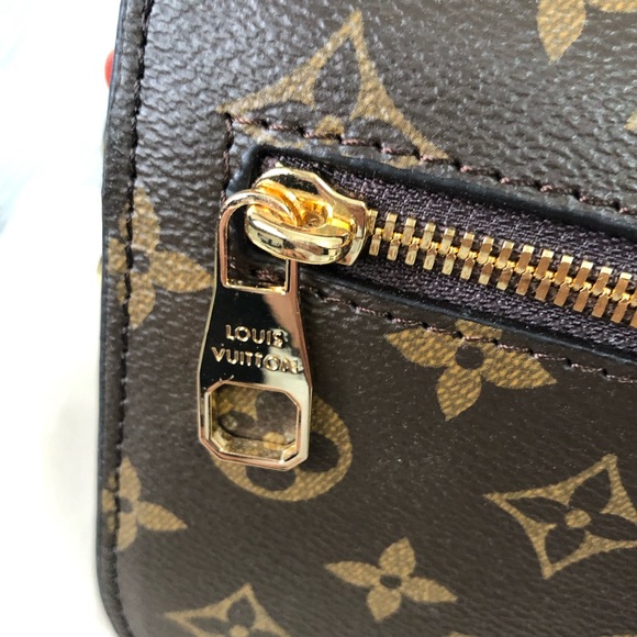 Louis Vuitton Chic Designer Shoulder Bag - Picture 8 of 12